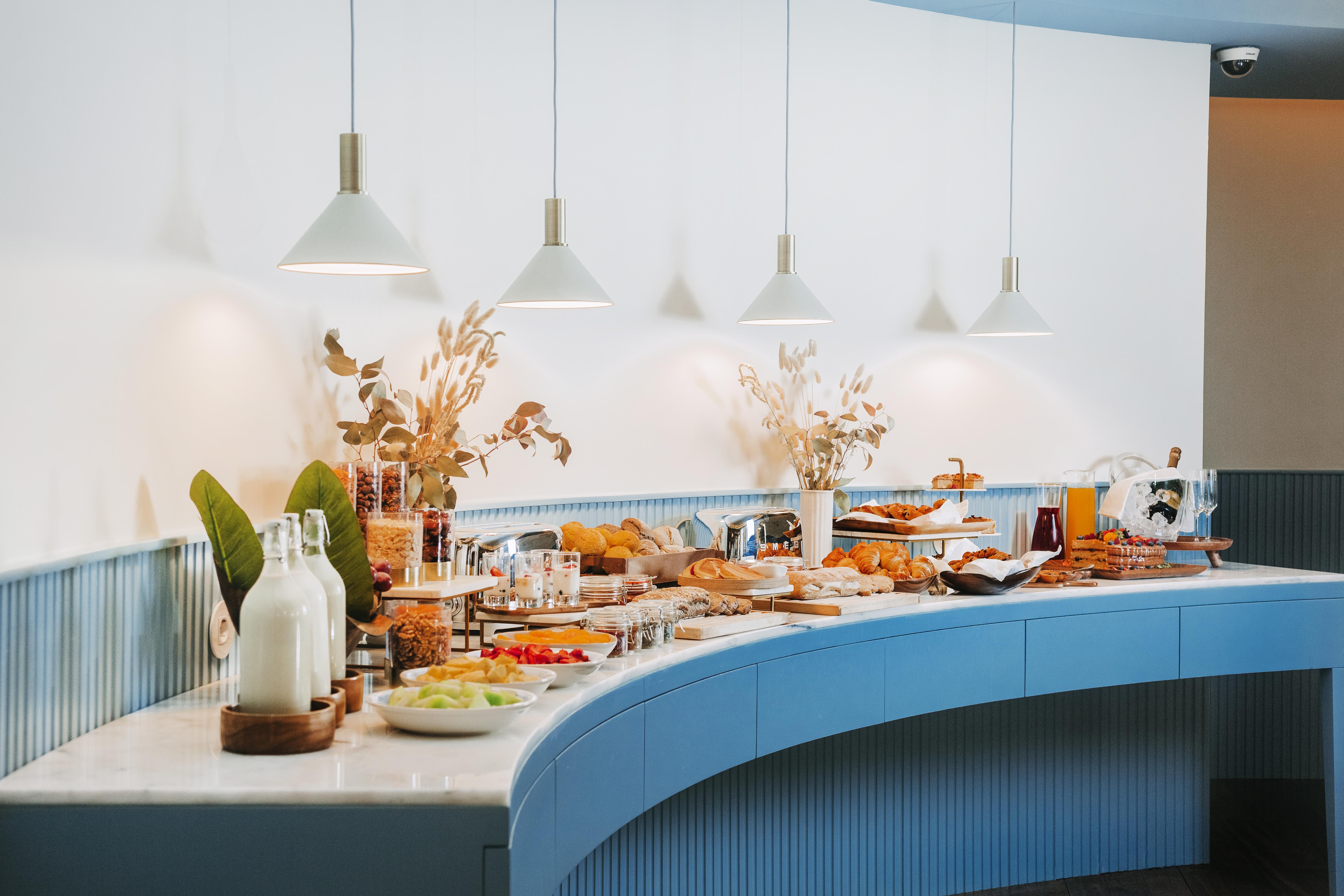 The Vintage Hotel & Spa Lisbon Luaran gambar The buffet at the restaurant